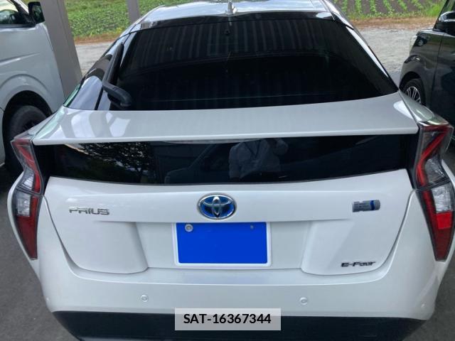 Toyota PRIUS 2017-10 7868704-5