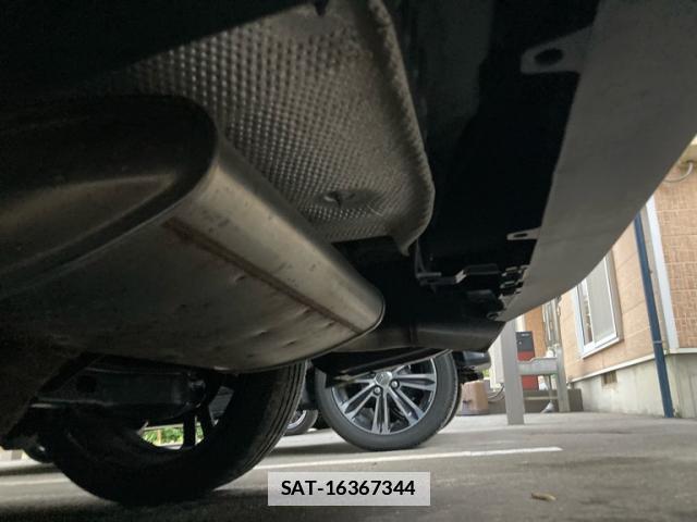 Toyota PRIUS 2017-10 7868704-9