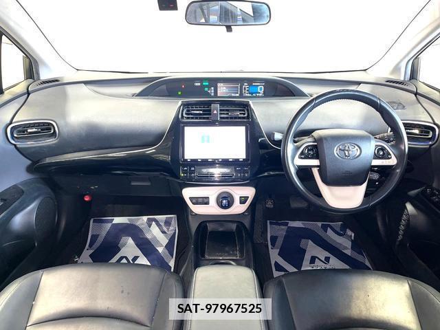 Toyota PRIUS 2018-09 7869295-1