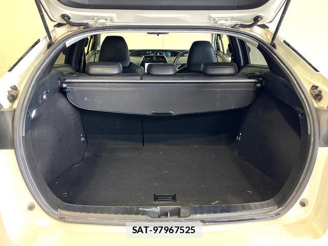 Toyota PRIUS 2018-09 7869295-11