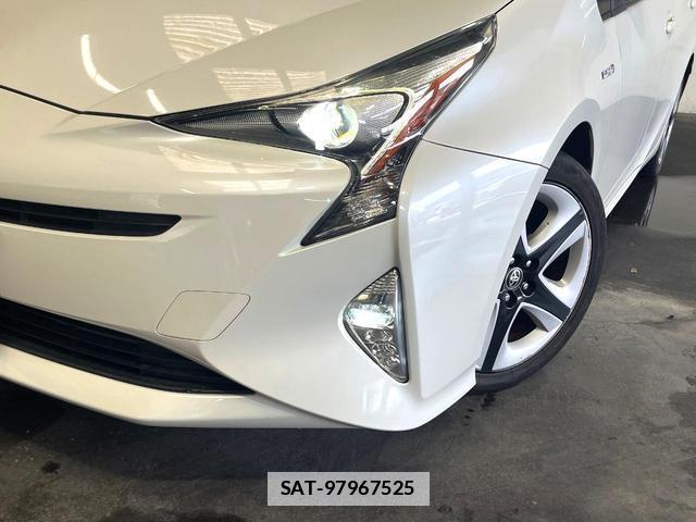 Toyota PRIUS 2018-09 7869295-14