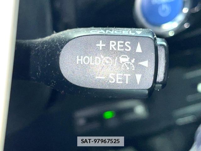 Toyota PRIUS 2018-09 7869295-4