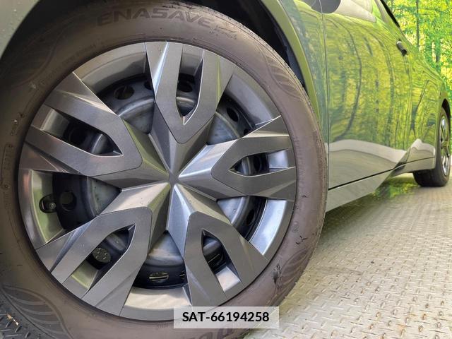 Toyota PRIUS 2023-09 7869417-12