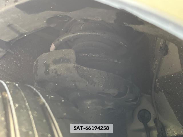 Toyota PRIUS 2023-09 7869417-19