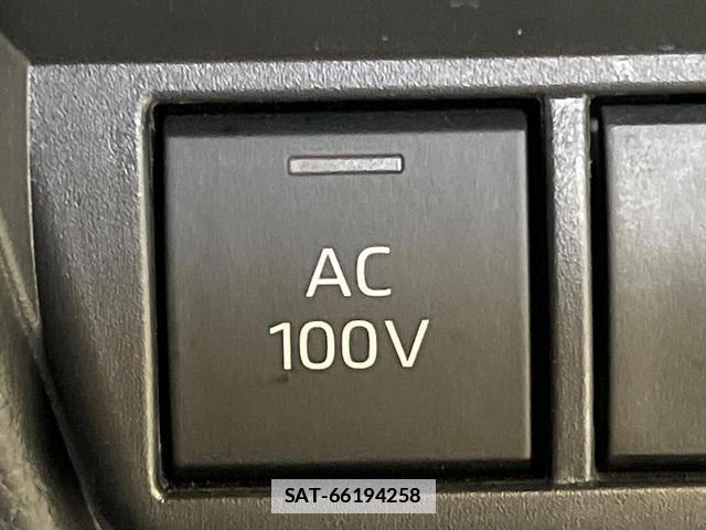 Toyota PRIUS 2023-09 7869417-4