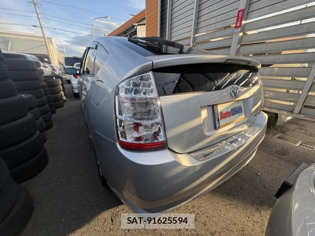 Toyota PRIUS 2009-02 7869555-2
