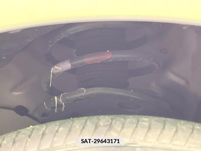 Toyota PRIUS 2014-03 7869869-16