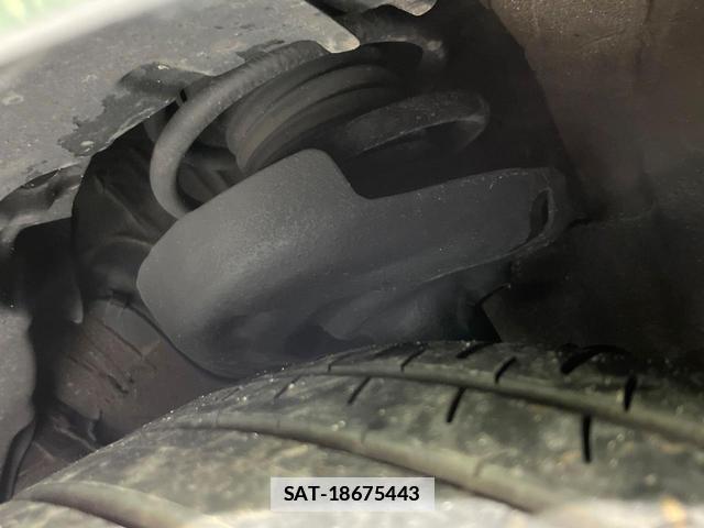 Toyota PRIUS 2023-06 7869987-19