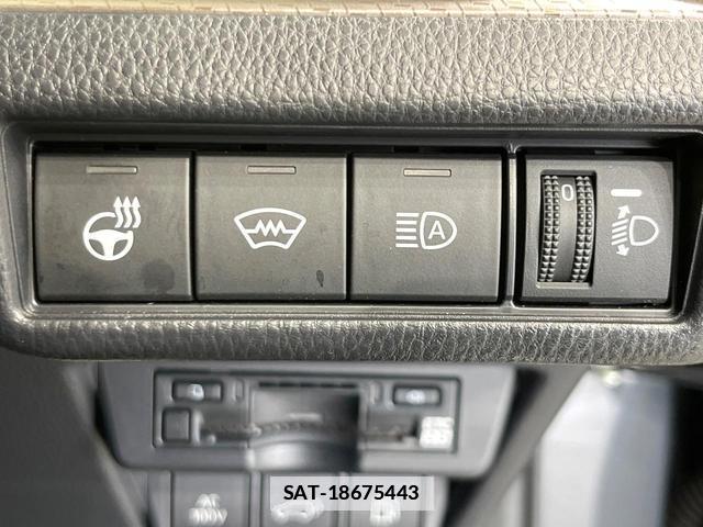 Toyota PRIUS 2023-06 7869987-5