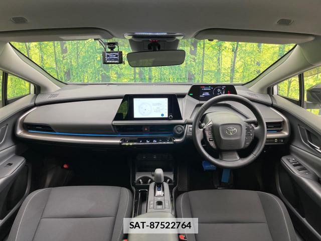 Toyota PRIUS 2023-05 7870088-1