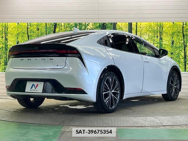 Toyota PRIUS 2023-06 7870413-17