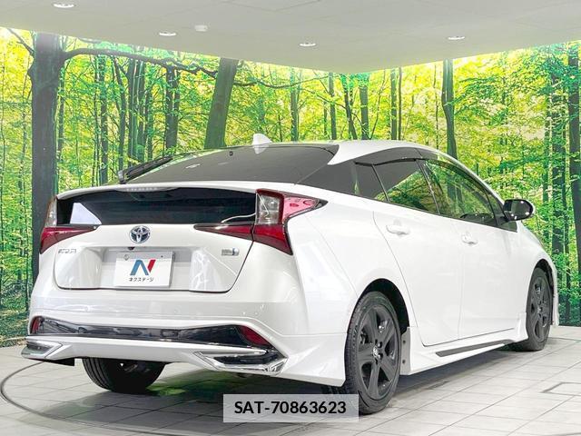Toyota PRIUS 2022-03 7870707-16