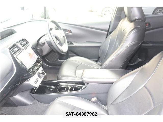 Toyota PRIUS 2018-08 7871424-1