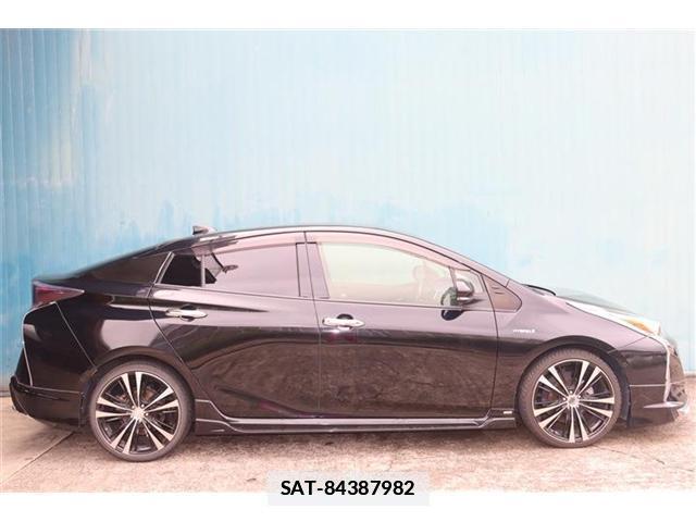 Toyota PRIUS 2018-08 7871424-3