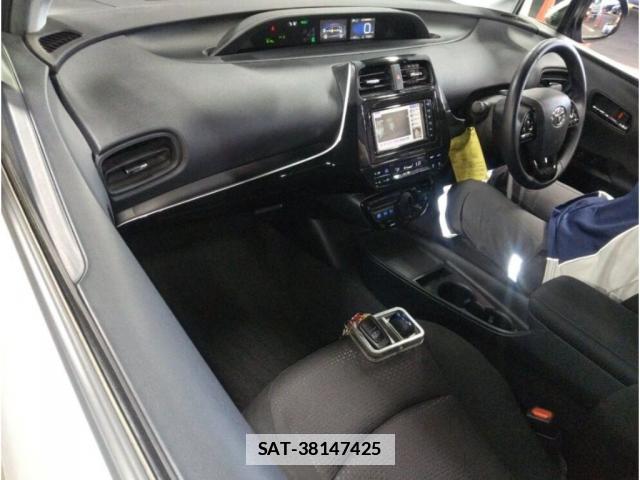 Toyota PRIUS 2019-02 7872167-5
