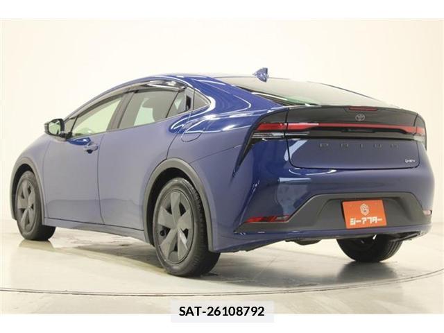 Toyota PRIUS 2023-06 7872436-10
