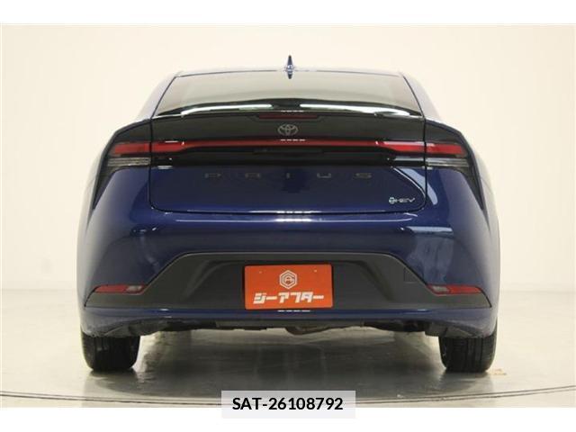 Toyota PRIUS 2023-06 7872436-11