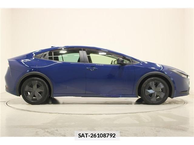 Toyota PRIUS 2023-06 7872436-13