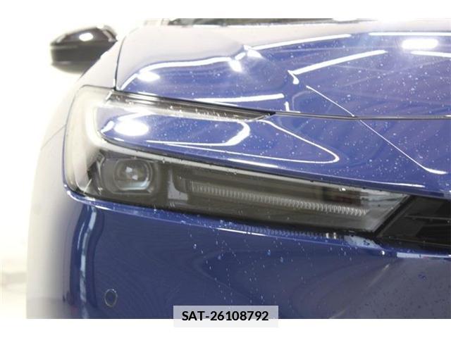 Toyota PRIUS 2023-06 7872436-17