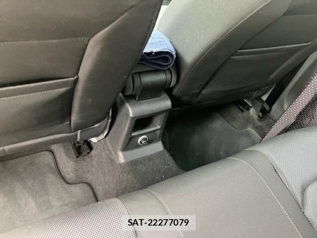 Audi Q2 2018-09 7868504-14