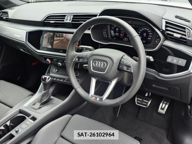 Audi Q3 2025-09 7869799-1