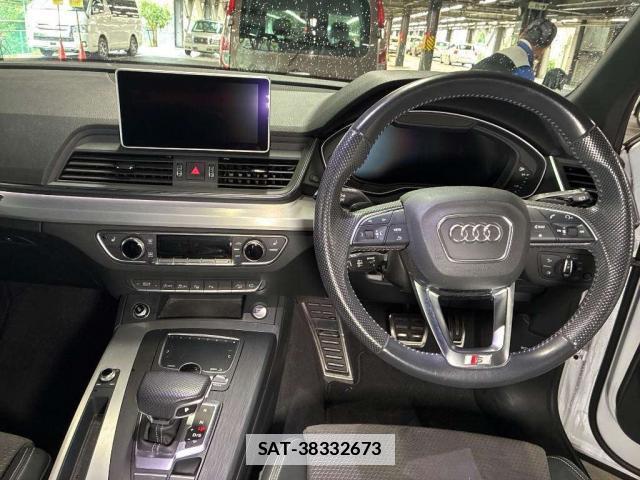 Audi Q5 2019-06 7871998-2
