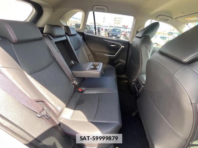 Toyota RAV4 2023-06 7868577-9