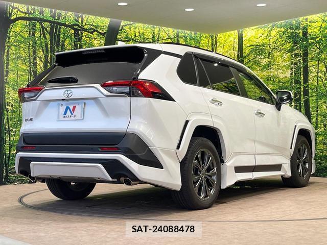Toyota RAV4 2023-11 7869093-18