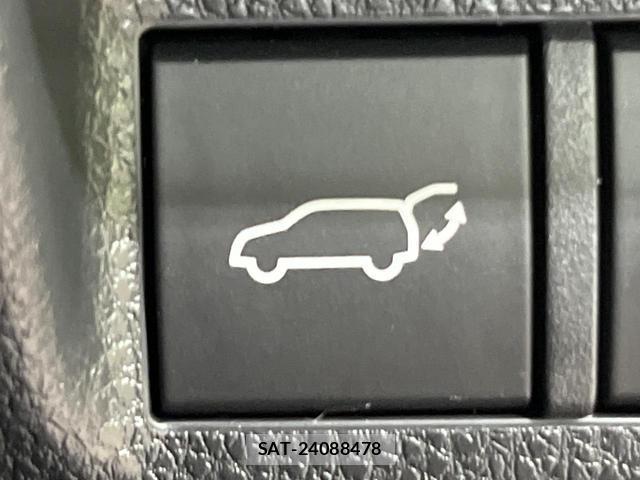 Toyota RAV4 2023-11 7869093-5