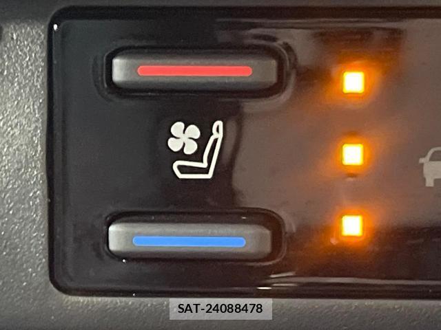Toyota RAV4 2023-11 7869093-8