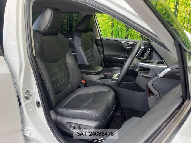 Toyota RAV4 2023-11 7869093-9