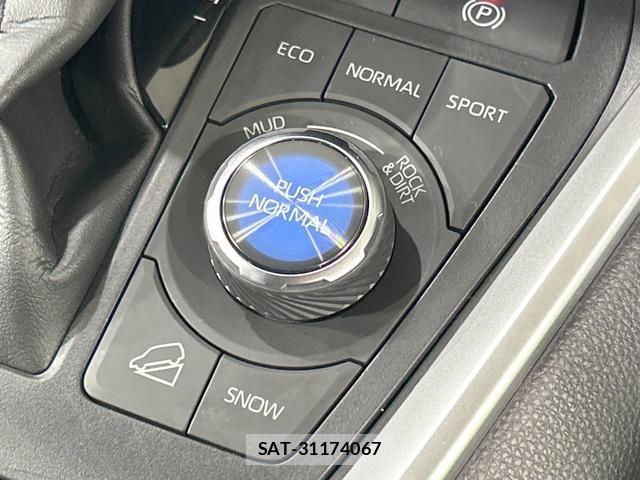 Toyota RAV4 2022-07 7869156-2