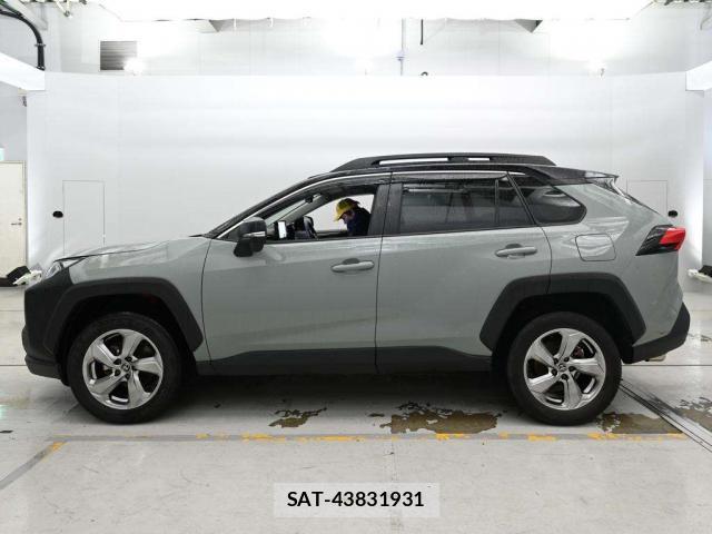 Toyota RAV4 2023-07 7871157-7