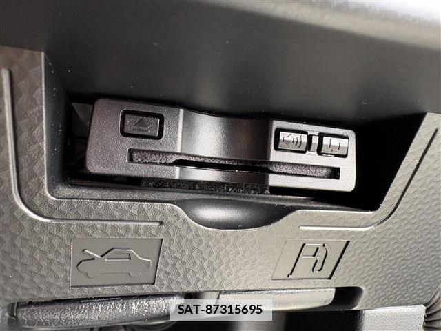 Toyota ROOMY 2018-10 7870484-8