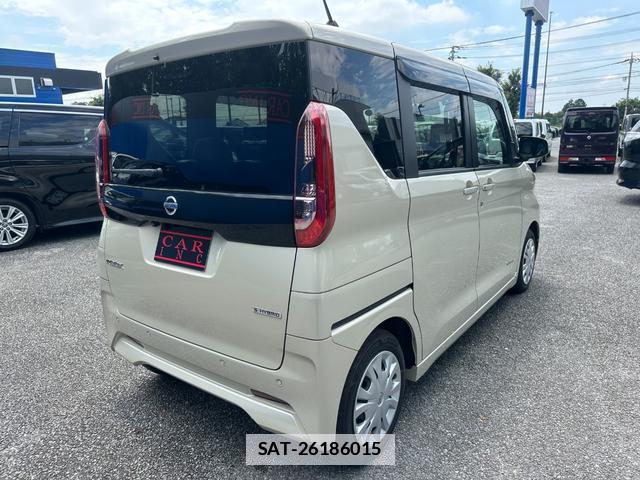 Nissan ROOX 2022-02 7869755-4