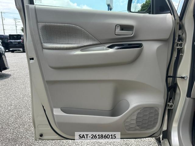 Nissan ROOX 2022-02 7869755-6