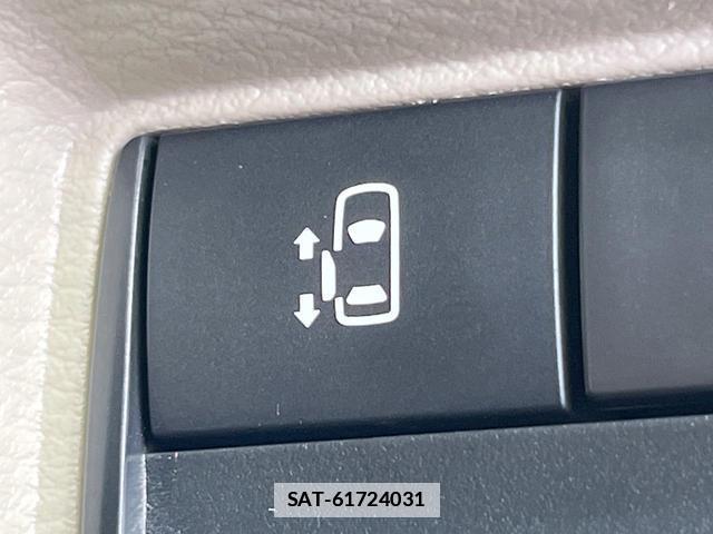 Nissan ROOX 2023-07 7869791-4