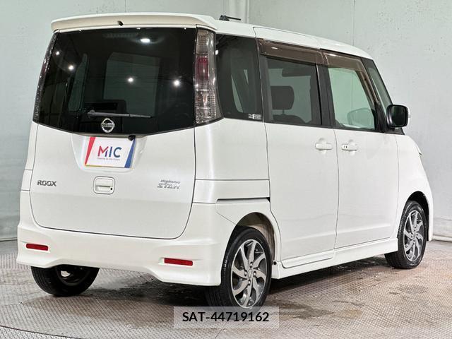 Nissan ROOX 2012-03 7870201-13