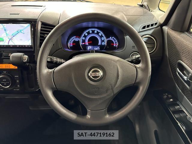 Nissan ROOX 2012-03 7870201-2