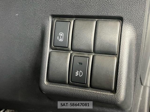 Nissan ROOX 2010-10 7872741-13