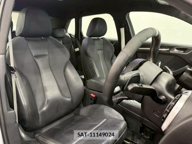 Audi RS3 SPORTBACK 2016-04 7870039-2