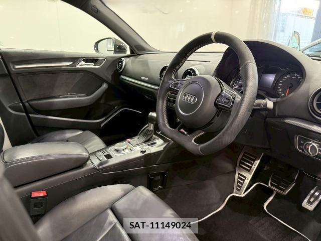 Audi RS3 SPORTBACK 2016-04 7870039-3