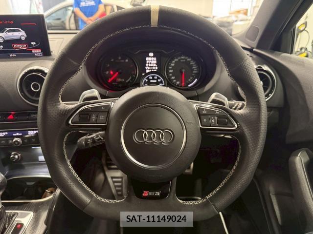 Audi RS3 SPORTBACK 2016-04 7870039-4