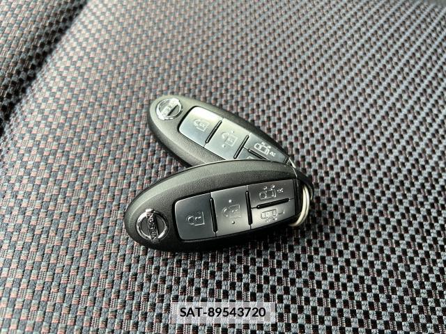 Nissan SERENA 2011-12 7867967-17