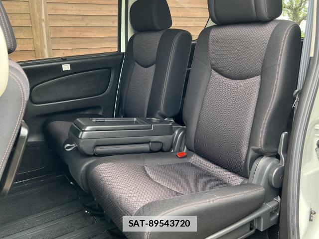 Nissan SERENA 2011-12 7867967-4