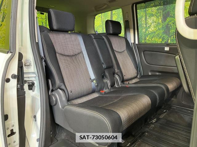 Nissan SERENA 2015-01 7869421-8