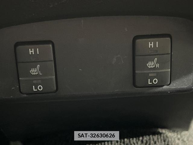Toyota SIENTA 2015-10 7867877-5