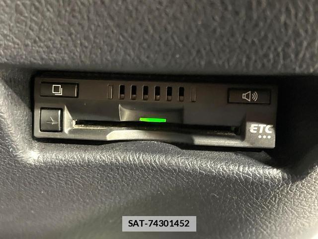 Toyota SIENTA 2019-09 7868278-6