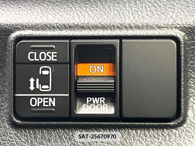 Toyota SIENTA 2015-11 7868306-5