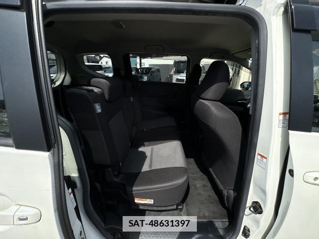 Toyota SIENTA 2021-05 7869581-12